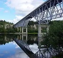 über dem Teslin River bei Johnsons Crossing