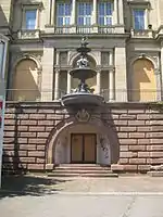 Rustiziertes Erdgeschoss. Stuttgart, Villa Berg