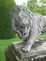 Gruppe 4 (Löwe mit seitwärts gebogenem Kopfe vorwärtsschreitend)
