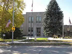 Das Allamakee County Courthouse in Waukon, seit 2003 im NRHP gelistet