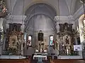 Altarraum und Seitenaltäre