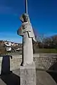 Zwei Steinfiguren des heiligen Johannes Nepomuk