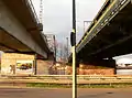Rechts die Alte und links die Neue Niederräder Brücke