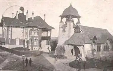 Katholische Kapelle im Altenhof&nbsp;I (heute noch verändert erhalten), daneben das Kaiserin-Auguste-Viktoria-Erholungshaus