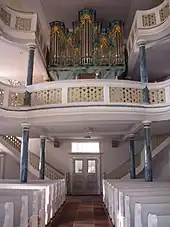 Stadtkirche innen: Orgelempore