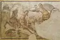 Ein griechischer Krieger ergreift im Kampf mit einer Amazone deren Mütze, Mosaik, Daphne (Antiochia), zweite Hälfte 4.&nbsp;Jh.