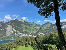Die Terrasse von Amden über dem Walensee