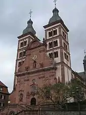 Fassade der Klosterkirche in Amorbach