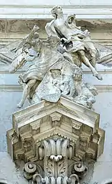 Engel von Torretti an der Fassade der Kirche San Stae in Venedig