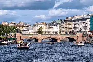 Die der Schloßbrücke ähnliche Anitschkow-Brücke in St.&nbsp;Petersburg