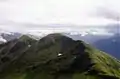Der Aonach Meadhoin vom Gipfel des westlich benachbarten Sgùrr a’ Bhealaich Dheirg gesehen