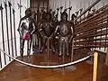 Stangenwaffen, Rüstungen.