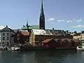 Stadt mit Kirche