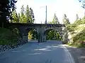 Der Bodenwald­via­dukt vor dem Um­bau: Ers­te Über­que­rung der Schan­fig­ger­stras­se zwi­schen Lit­zirü­ti und Arosa