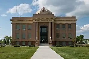 Das McIntosh County Courthouse in Ashley, gelistet im NRHP Nr. 80002918