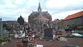 Kirche Notre-Dame-de-la-Visitation und Friedhof in Auberchicourt