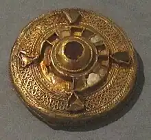 Goldene Gewandschließe