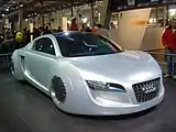 Konzeptstudie Audi RSQ aus dem Jahr 2004 für den Film I, Robot – gemeinsames Designkonzept mit dem R8