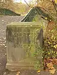 Steinblock an der Brücke mit Datum 26. Juli 1840 als römische Schrift XXVI Iulius MDCCCXXXX