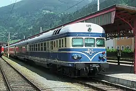 Vor der Elektrifizierung leistete der „Blaue Blitz“ internationale Schnellzugdienste (Sonderzug, 2003)