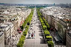 Blick vom Arc de Triomphe in Richtung Place de la Concorde