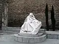 Statue der hl. Teresa am Eingangstor Puerta del Alcázar der Stadtmauer von Ávila