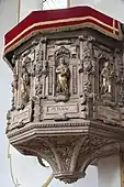Kanzel mit Jesus und den Evangelisten Lukas und Johannes