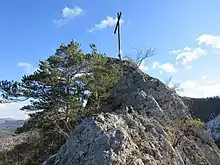 Bännlifels mit Gipfelkreuz