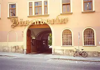 Straßenfront Bösendorfer.