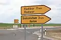 Deutsch-sorbischer Wegweiser bei Göda in der Oberlausitz