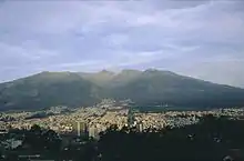 Quito mit dem Pichincha (1985)