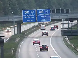 Hinweisschild auf das Darmstädter Kreuz (A 5)