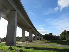 Aufstieg vom Landstuhler Bruch auf die Sickinger Höhe mit 440&nbsp;m langer Brücke