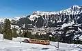 Blick auf Wengen zwischen Grütschalp und Winteregg