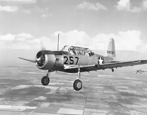BT-13 Valiant im Flug