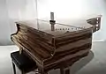 Steinway B „Amber poliert“