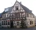 Wohn- und Geschäftshaus