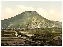 Der Burgberg der Reichsburg Landskron um 1900