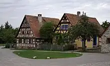 Köblerhaus (1702) aus Oberfelden und Häckerhaus (1706) aus Ergersheim