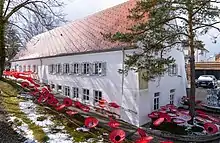 Erinnerungsort Badehaus mit Sonderausstellung Frühjahr 2021 Never forget - never again: Mahnblumen