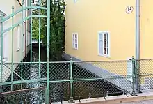 Im Bereich des ehemaligen Badener Bürgerspitals (Zugang Pergerstraße 14), im Zulauf zur Anna-Mühle (Blick gegen Fließrichtung).