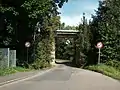 Eisenbahn­über­füh­rung Stra­ße Zum Ver­eins­glück­schacht (Oelsnitz/Erzgeb.) (2021)