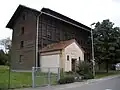 Tabakschuppen mit Pumpwerk