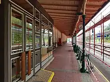 Wiener Stadtbahngeländer auf dem Hausbahnsteig