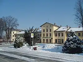 Empfangsgebäude, Straßenseite
