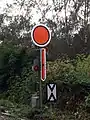 Emaillierte Vorsignal und Zusatzschilder
