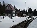 „Rennsteigshuttle“ am Bahnsteig
