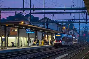 Bahnhofgebäude – Novembermorgen (2021)