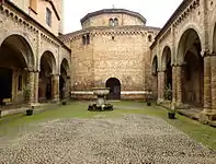Entwickelte Technik im 10. u. 11. Jh.: Grabeskirche der Basilika Santo Stefano in Bologna