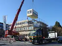 Montage der Raumzellen (provisorischer Wohnblock am Alterszentrum Kreuzlingen, TG im Frühling 2011)